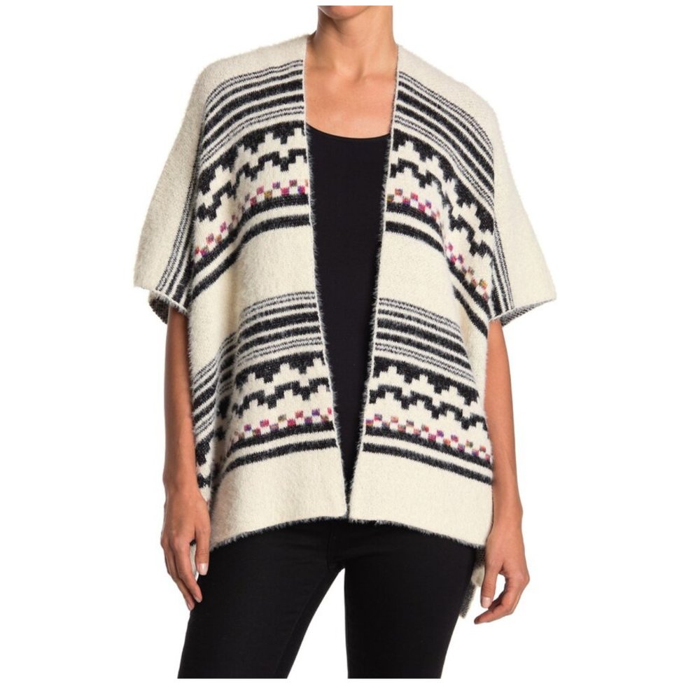 Roffe NWT Ivory Southwestern Print Eyelash Knit Topper, One Size